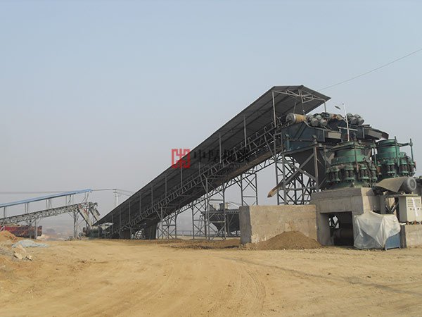 遼寧建昌鐵礦圓錐破碎機生產現場